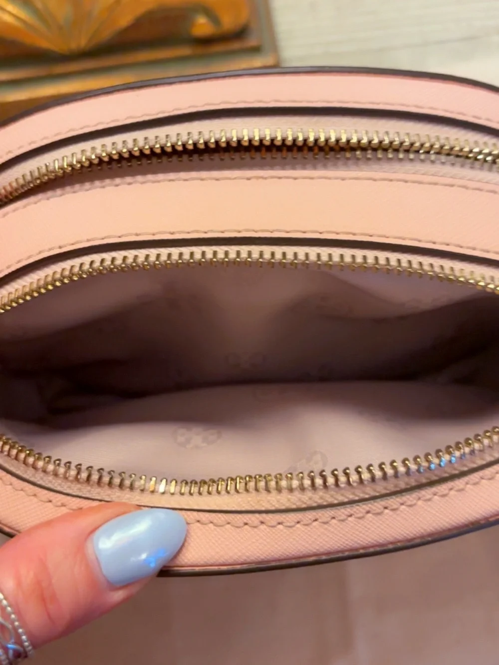 NWOT ~ Authentic Tory Burch Pink Leather Dome Camera Crossbody Bag W/Dustbag